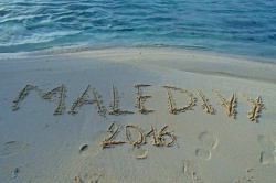 Nápis v písku Maledivy 2016