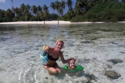 Dovolená na Maledivách - se synem na pláži
