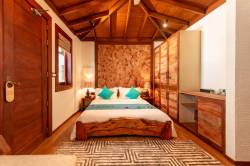 5hvezdickovy-hotel-Maledivy-pokoj-s-manzelskou-posteli-5