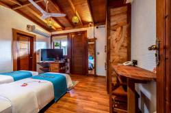 5hvezdickovy-hotel-Maledivy-pokoj-s-oddelenymi-postelemi-2