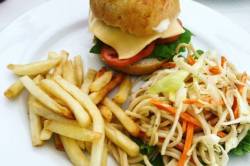 hamburger a hranolky