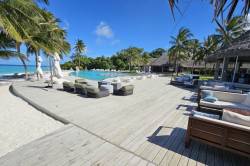 Bazen-resortu-Ifuru-island-14