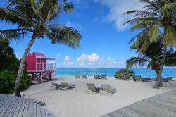 Bazen-resortu-Ifuru-island-17