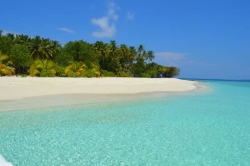 překrásná pláž na Maledivách