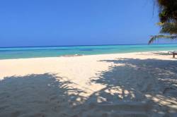 bikini-plaz-Dhangethi-Maledivy-10