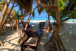 bikini-plaz-Dhangethi-Maledivy-3