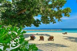 plaz-na-ostrove-Dharavandhoo