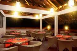 Hotel-Dhiguhah-Maledivy-restaurace