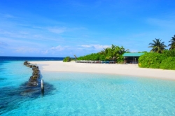 krásná pláž Maledivy