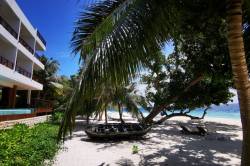 Hotel-s-bazenem-Dharavandhoo-Maledivy-4