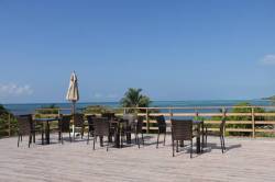 Hotel-Goidhoo-Maledivy-stresni-terasa