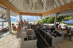 Plážový klub v resortu Ifuru Island