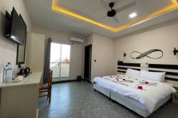 hotel-Dhiffushi-Maledivy-pokoj-1