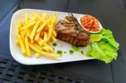 hranolky a steak
