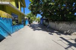 lokální ostrov Kamadhoo na Maledivách