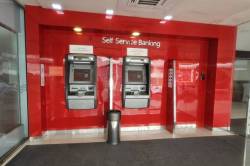 bankomaty na letišti Maledivy