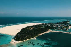 Maledivy ostrov Huraa