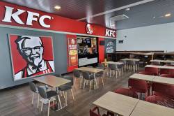 restaurace na letišti Male Maledivy