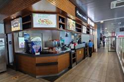 restaurace na letišti Male Maledivy