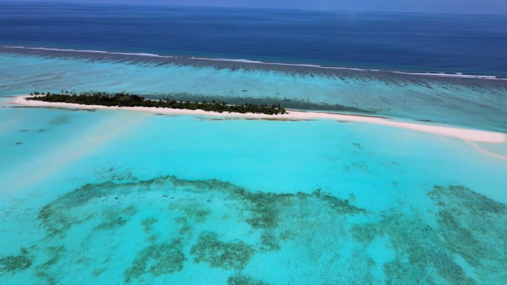 neobydlený ostrov Maledivy