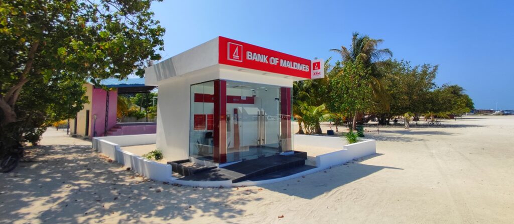 bankomat na Maledivách