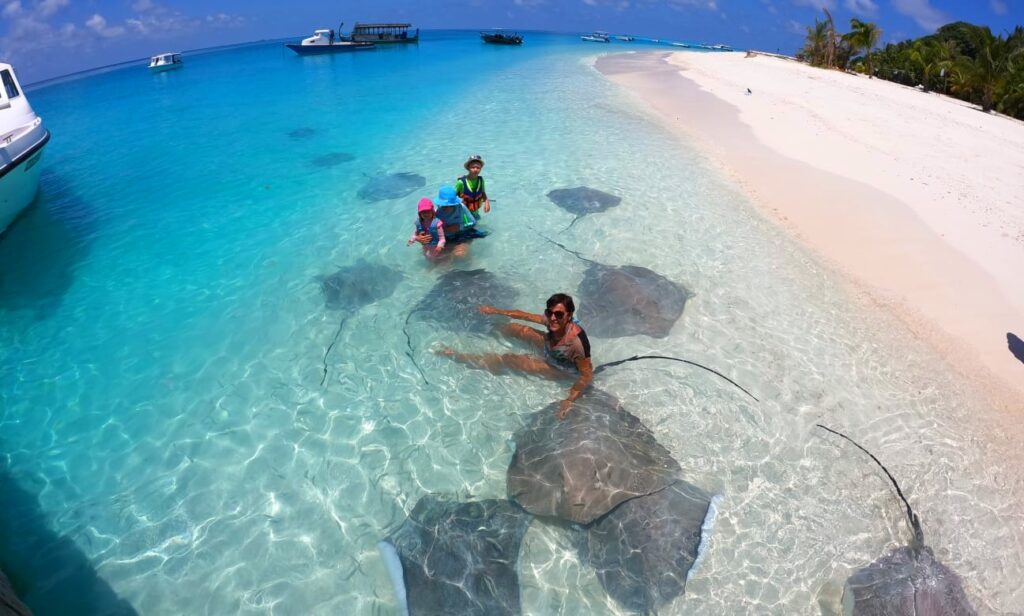 plavání s rejnoky na Maledivách