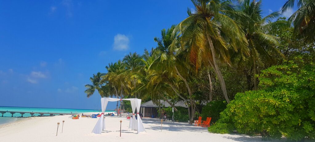 Recenze Lokální ostrov a Resort Maledivy  
