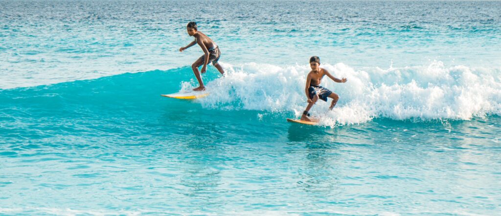 surfing Maledivy