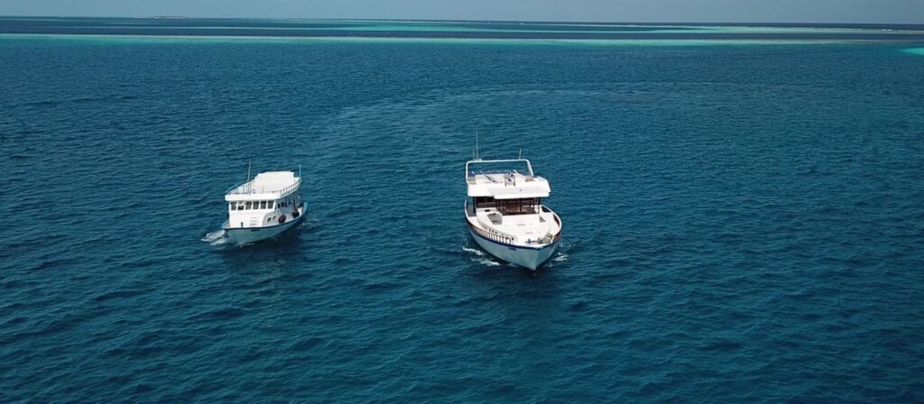 společná plavba po Maledivách