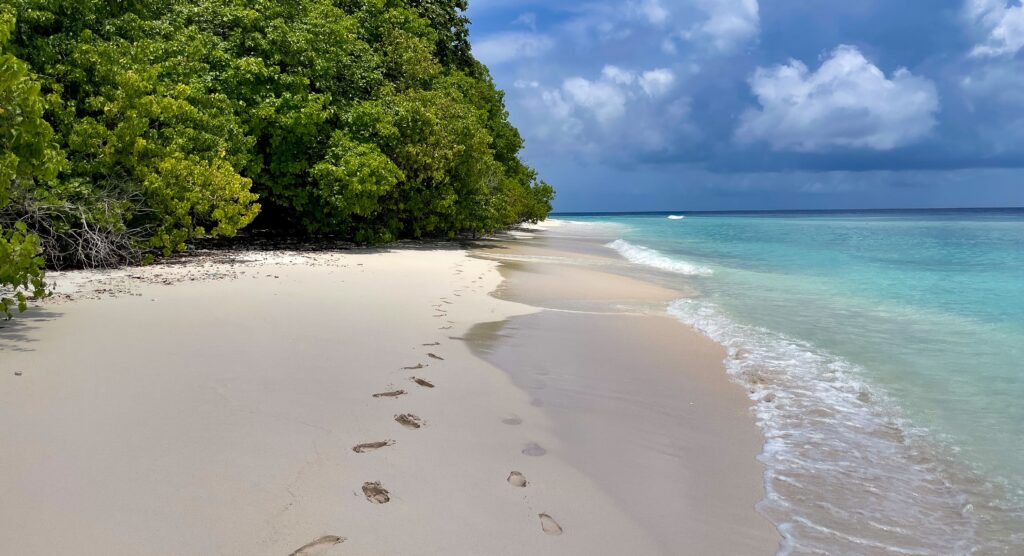 pláž na ostrově Kudarikilu