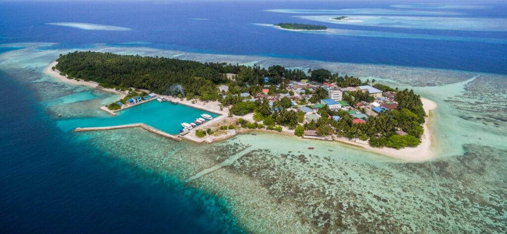 ostrov Thinadhoo Maledivy