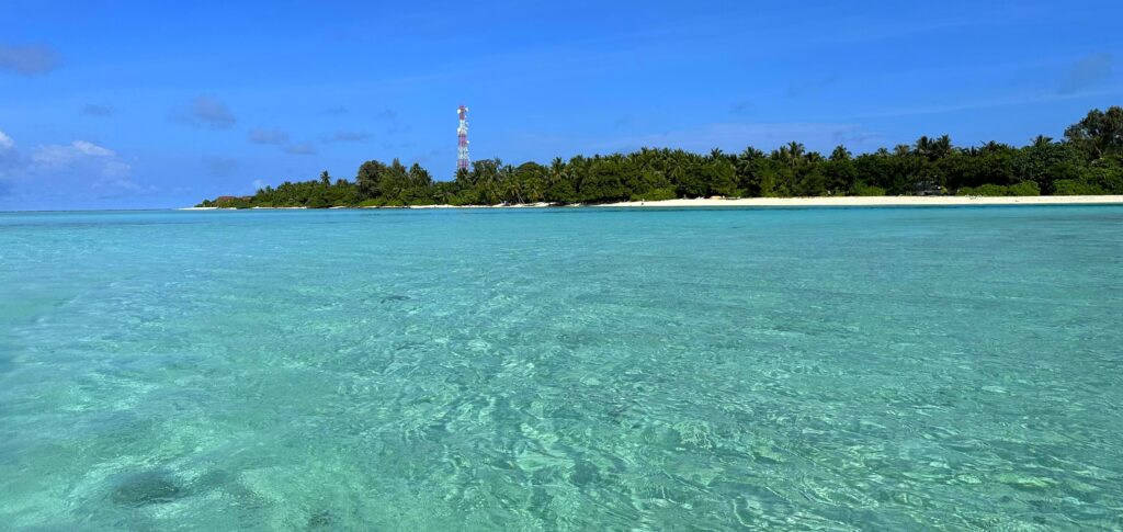 mathiveri Maledivy pláž