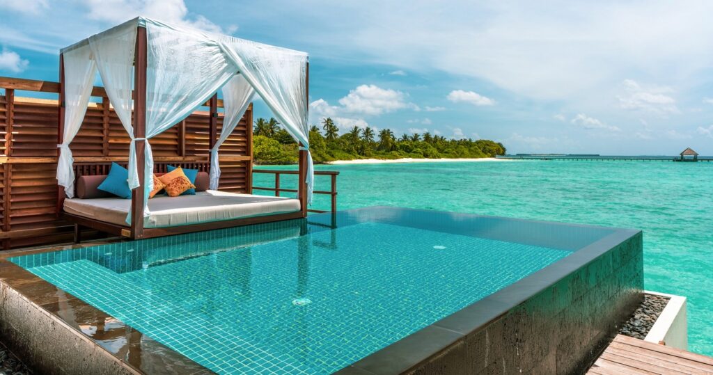 ocean pool villa resortu Furaveri