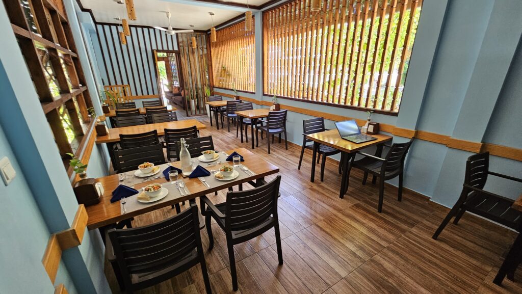 vnitřní část hotelové restaurace 