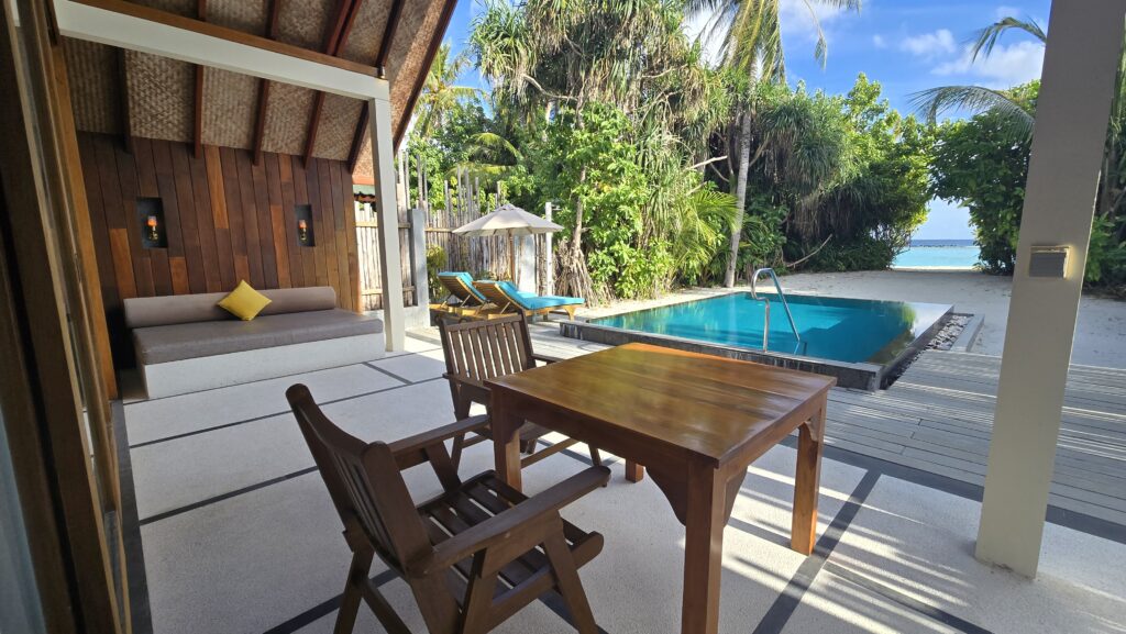 plážová vila s bazénem a výhledem na oceán